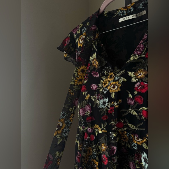 Alice + Olivia Black 3d Floral burnout Mini Dress size 6 - Picture 8 of 11
